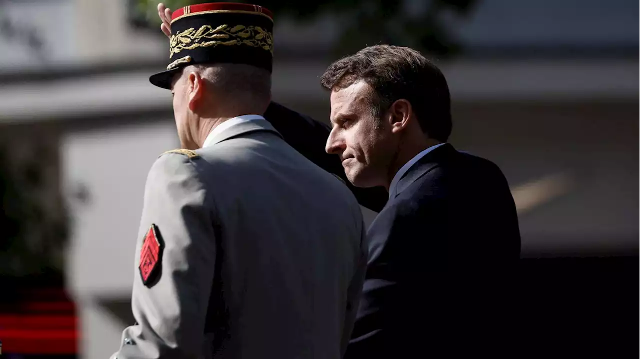 Emmanuel Macron face à l’impression d’un 14-Juillet gâché