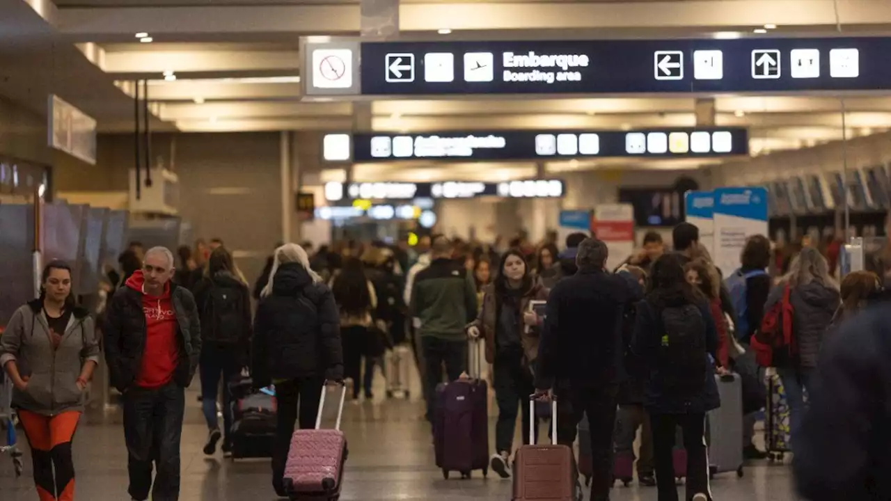 Aeroparque: dos vuelos cancelados y 10 demorados por huelga