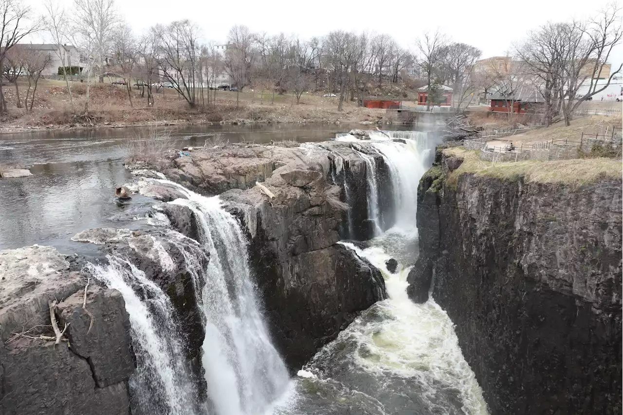 Passaic River filled with toxic lead