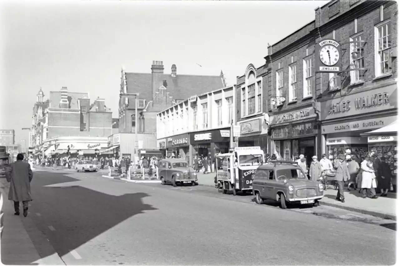 Wonderful snap unearthed of Watford High Street in 1960