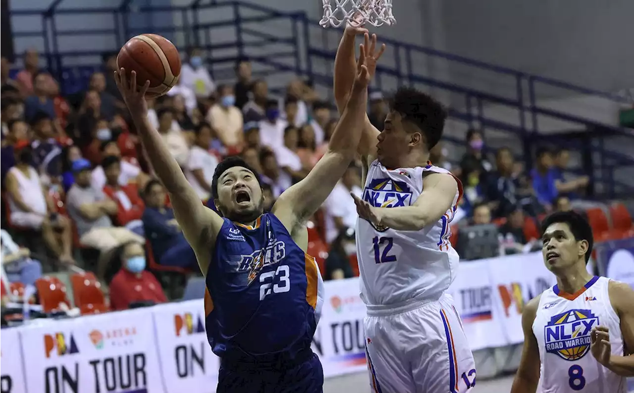 Pasaol snaps out of slump, drains 7 triples as Meralco trips NLEX in rain-delayed game