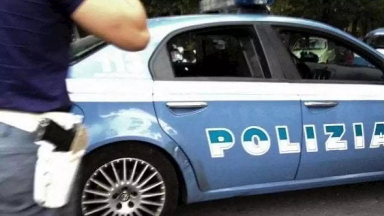 Assente per 540 giorni in 4 anni ma partecipava a gare di nuoto: poliziotto condannato per truffa aggravata ora deve risarcire il danno