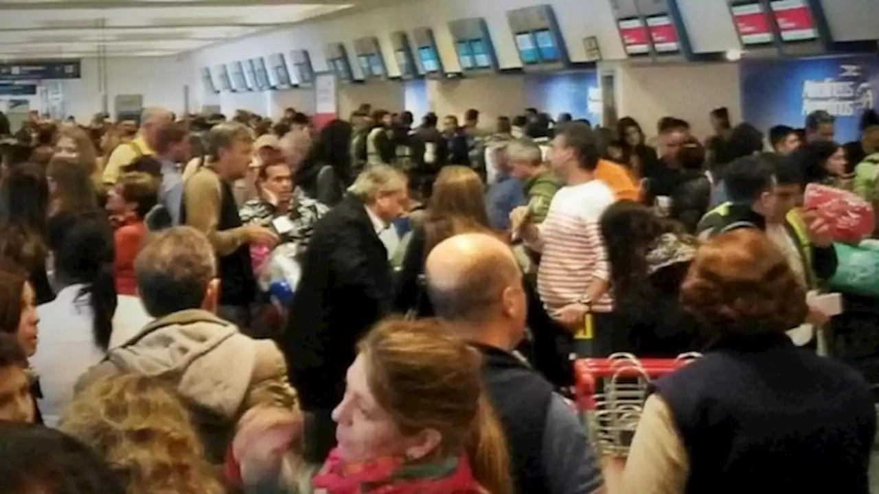 Caos en Aeroparque: hay al menos 3.000 pasajeros afectados por un conflicto gremial