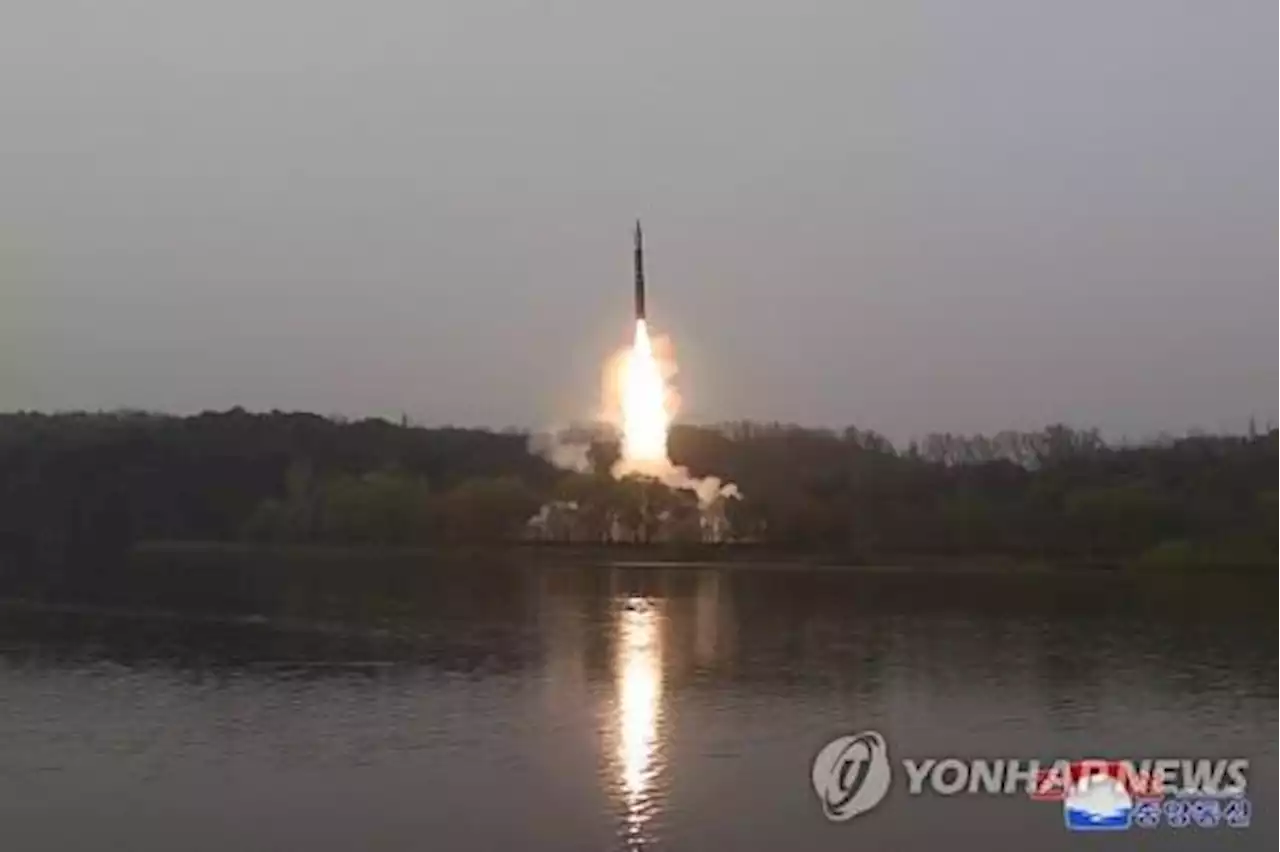 북, '정찰기 빌미' ICBM 발사…고체연료 '화성-18형'에 무게(종합3보) | 연합뉴스