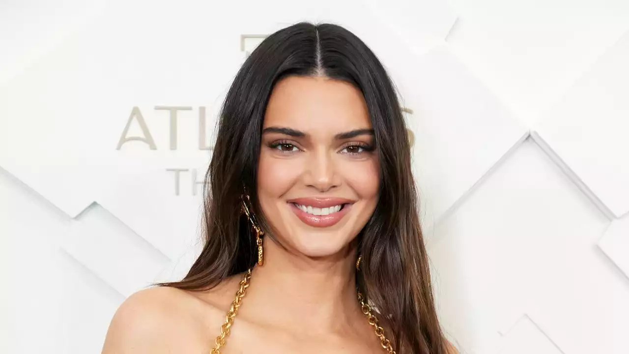 Kendall Jenner Wears The It Girls’ Vintage Summer Dress Of Choice