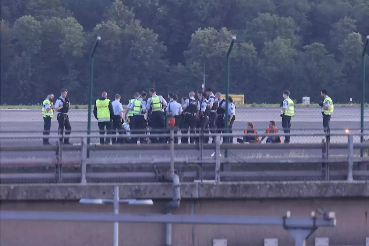 „Klima-Chaoten, Kriminelle“: „Letzte Generation“ verursacht Chaos am Düsseldorfer Flughafen