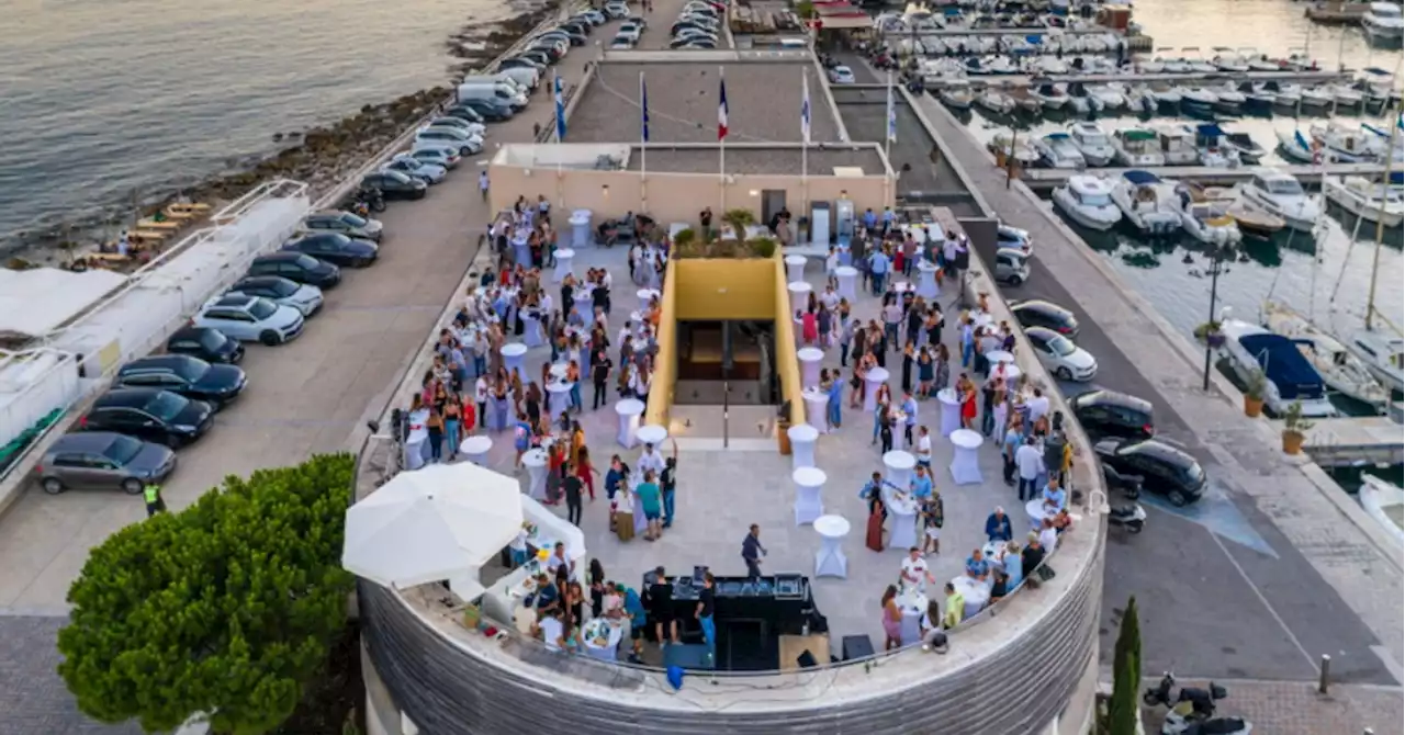 Cassis : vue mer et tête dans les étoiles, le rooftop rouvre ses portes le 21 juillet