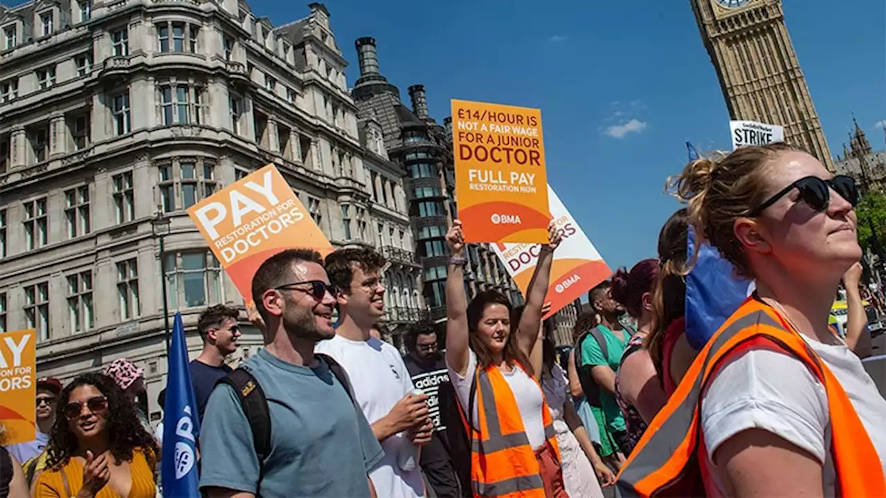 NHS in England Braced for 5-Day Junior Doctors Strike That Starts Today