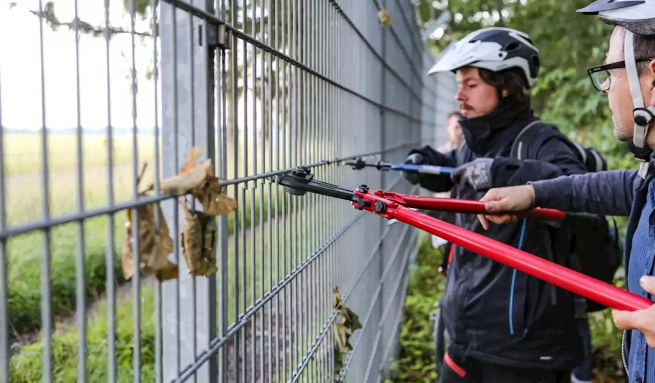 Wie kamen die Klima-Aktivisten so schnell aufs Rollfeld? (M+)