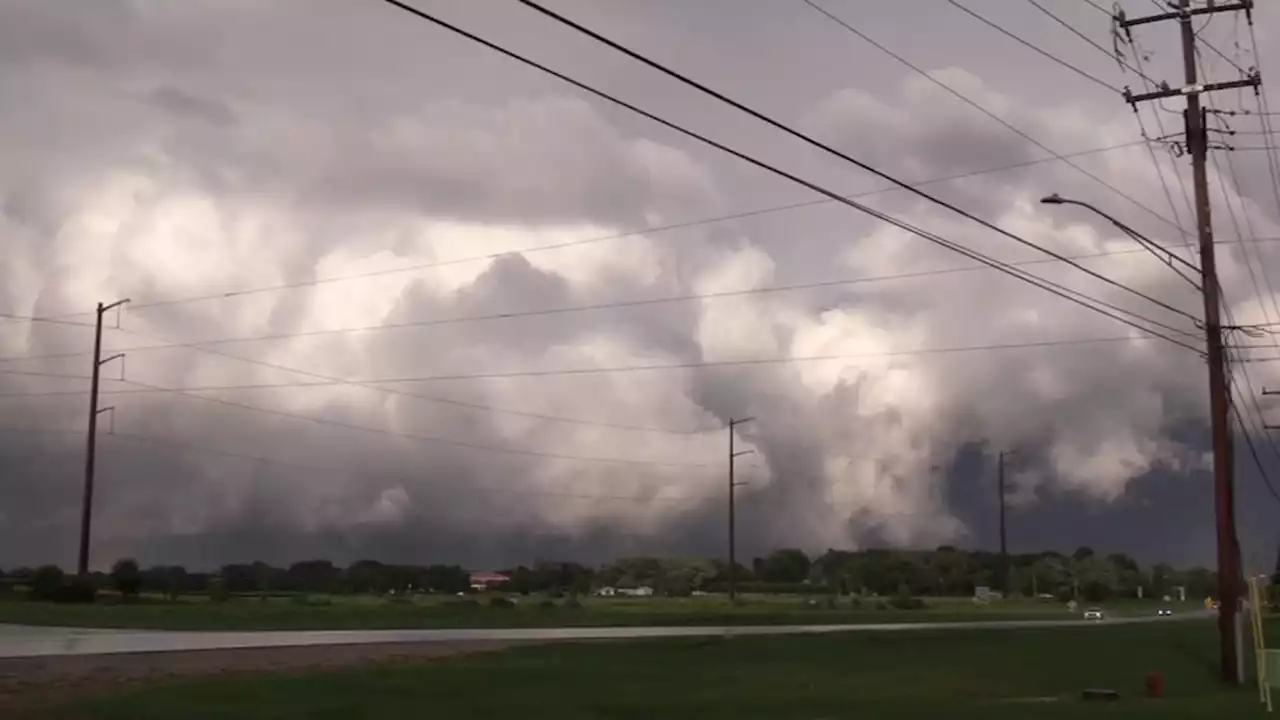 Chicago area sees tornado touch downs, extensive damage