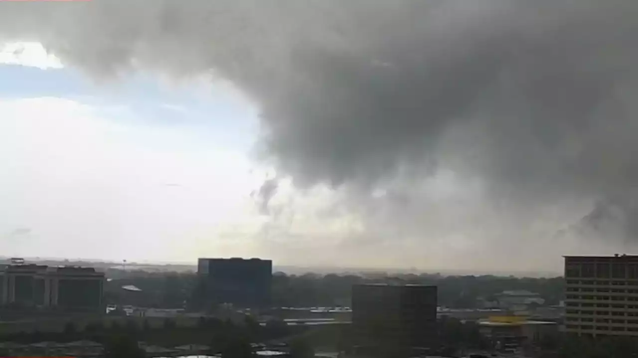 Video shows tornado forming above O'Hare Airport during live NBC Chicago coverage