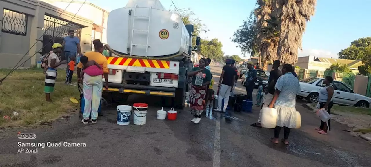 Joburg water outage: Some residents block water tankers from leaving for other areas | News24