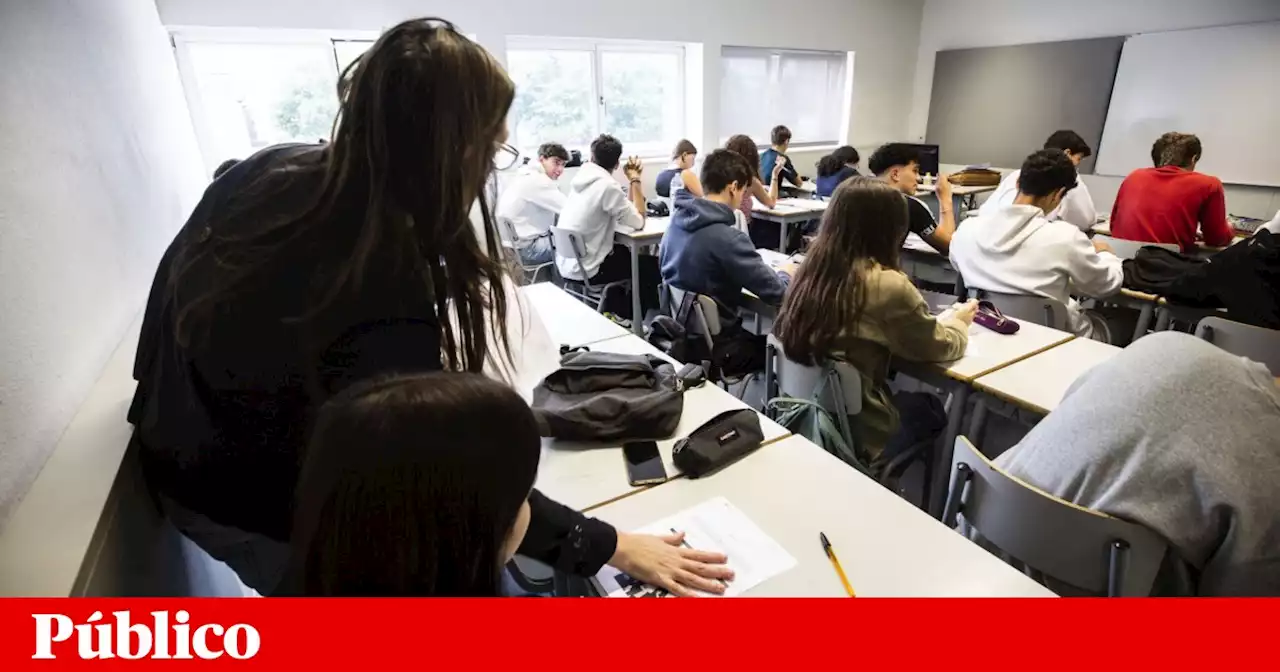 Habilitações para se ser professor vão voltar a baixar