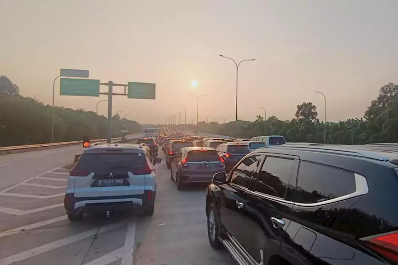 Kecelakaan Beruntun di Tol Depok-Antasari, Antrean Kendaraan Mengular