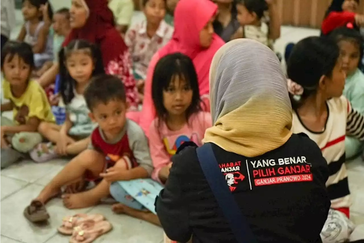 Sahabat Ganjar Berikan Trauma Healing untuk Korban Kebakaran Dekat Stasiun Duri