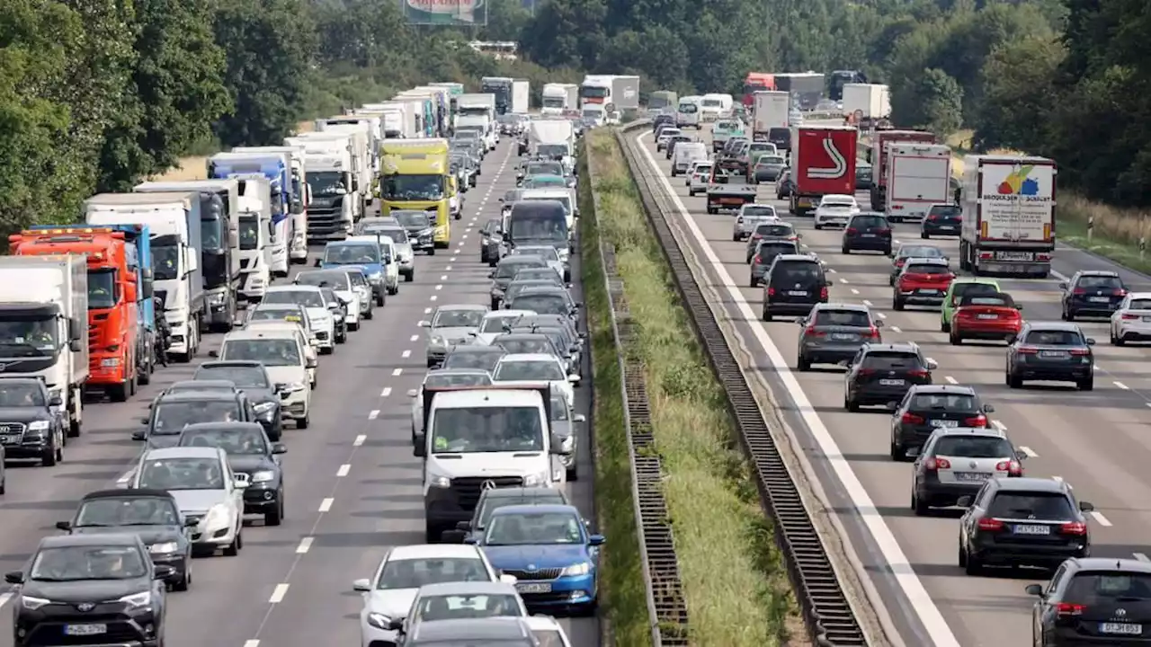 mehrere autos beteiligt: langer stau nach unfall auf der a1 bei bremen