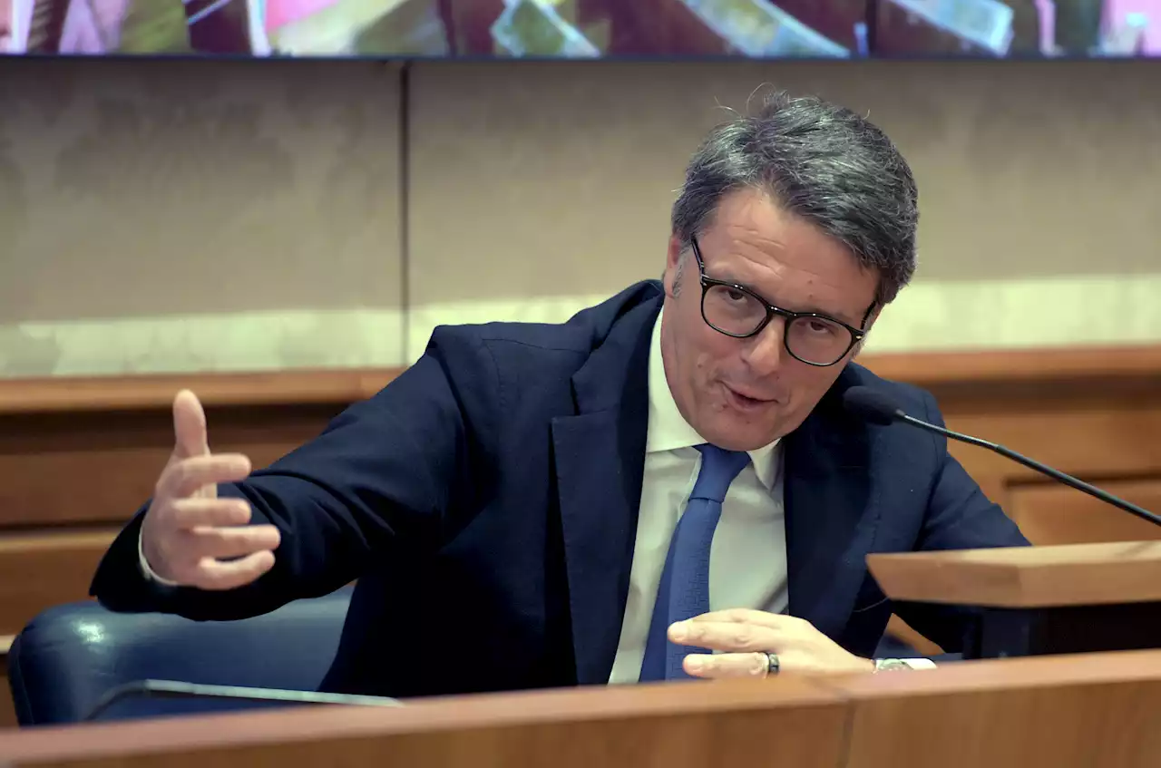 Renzi: 'Berlusconi con la mafia contro Costanzo? Tesi folle'