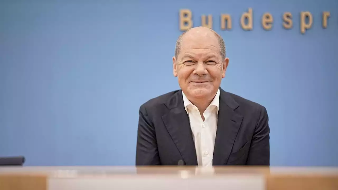 Bei der Sommerpressekonferenz gibt Scholz den Kanzler der Zuversicht