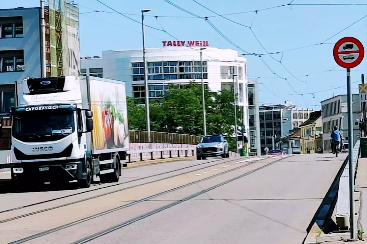 Trotz 3,5-Tonnen-Beschränkung – Lastwagen passieren unbehelligt die Margarethenbrücke