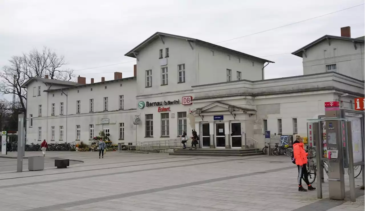 Polizei stoppt Regionalzug in Bernau bei Berlin: S-Bahn-Verkehr wieder aufgenommen