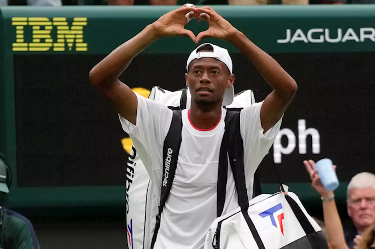 Chris Eubanks' magical Wimbledon ends against Daniil Medvedev, who faces Carlos Alcaraz next | The Associated Press