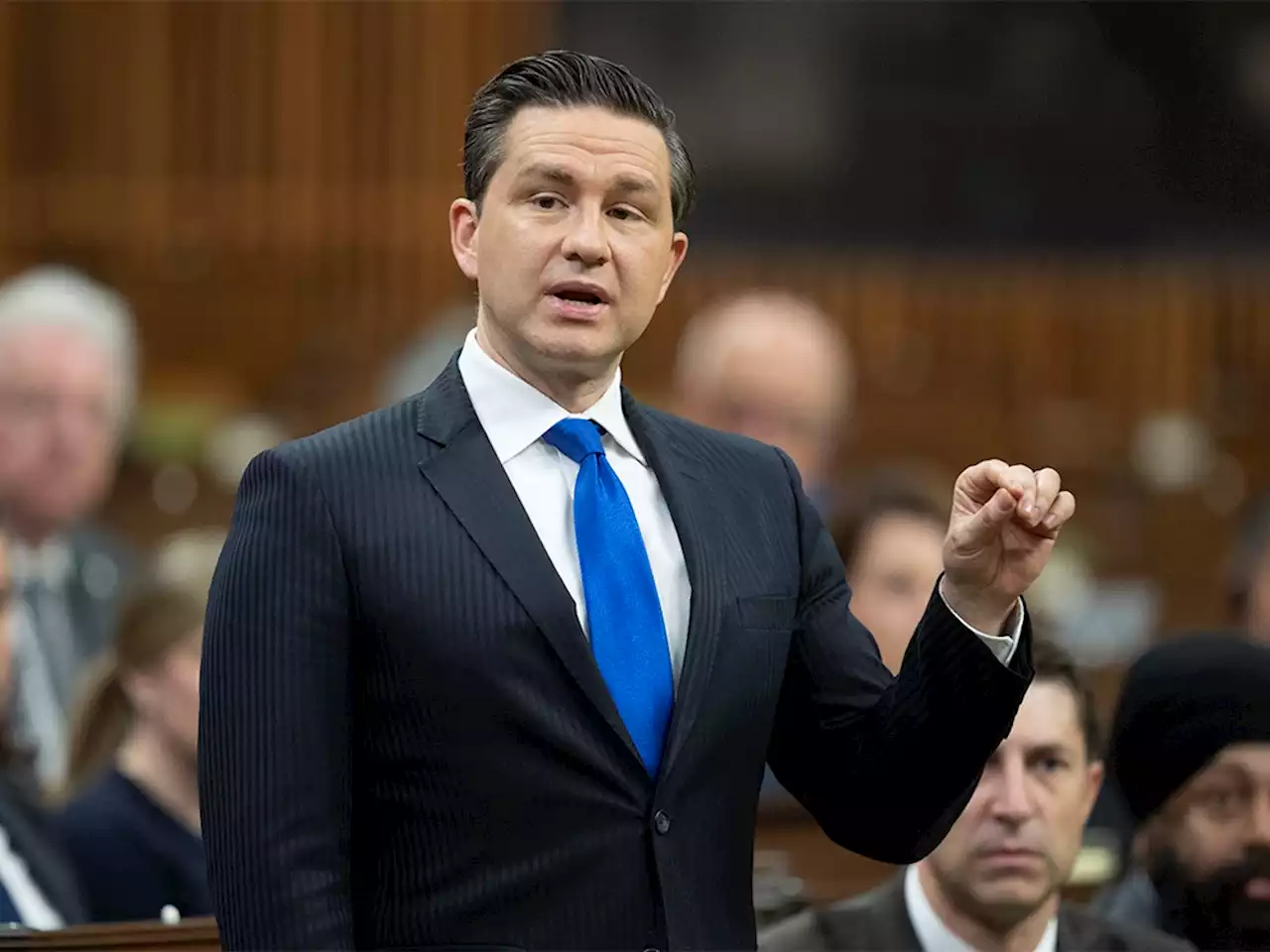 Bell: Poilievre puts his working-class pitch up against Trudeau