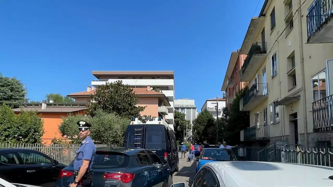 Padova, stalker investe il carabiniere e il collega gli spara quattro colpi: la morte in ospedale