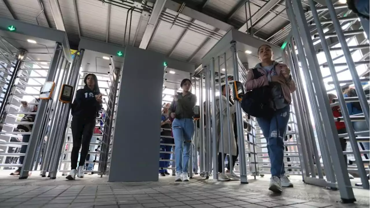 ¿Adiós a colados? Estos son los nuevos torniquetes en las estaciones de TransMilenio