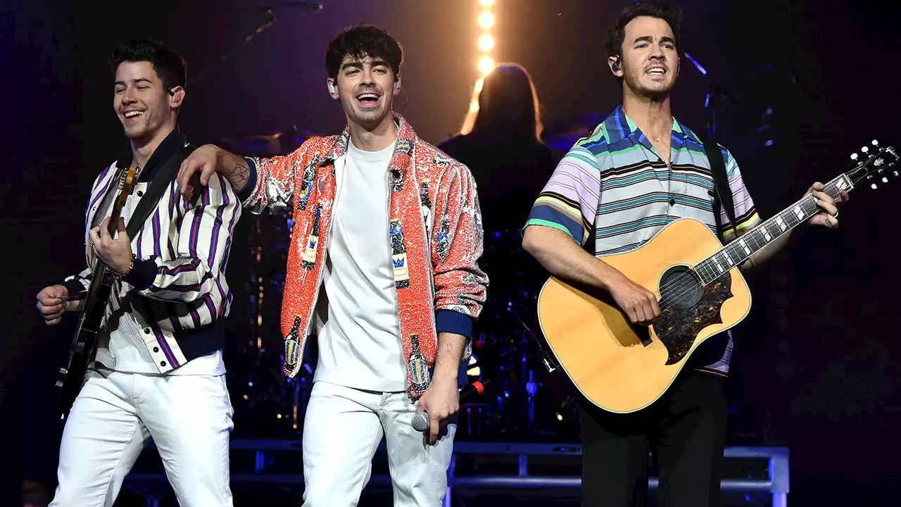 Joe Jonas Says He Accidentally Pooped in His White Pants on Stage