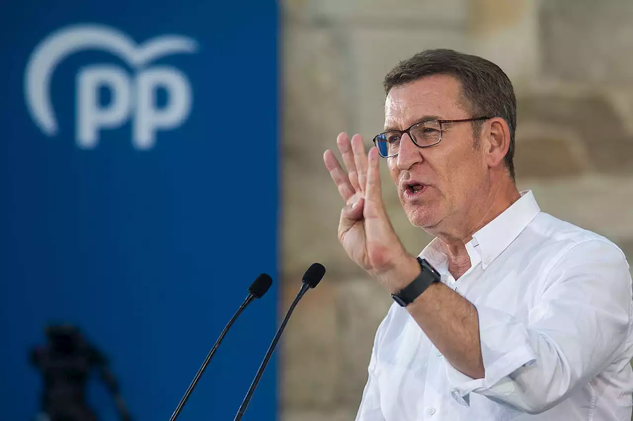 Feijóo acusa a la dirección de Correos de 'incompetente' por tardar tanto en poner refuerzos en el voto por correo