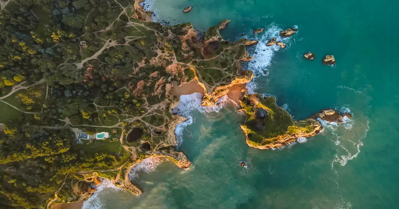 Entre o Vau e o Alvor, esta praia selvagem é um paraíso por descobrir