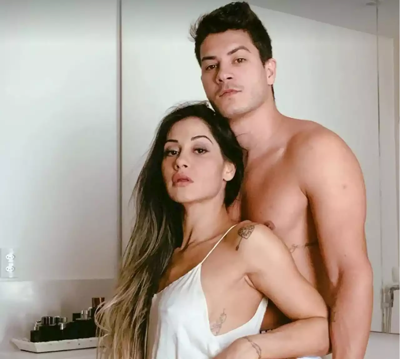 Juiz anula casamento de Maíra Cardi com Arthur Aguiar e diz que influenciadora 'agiu de má-fé'