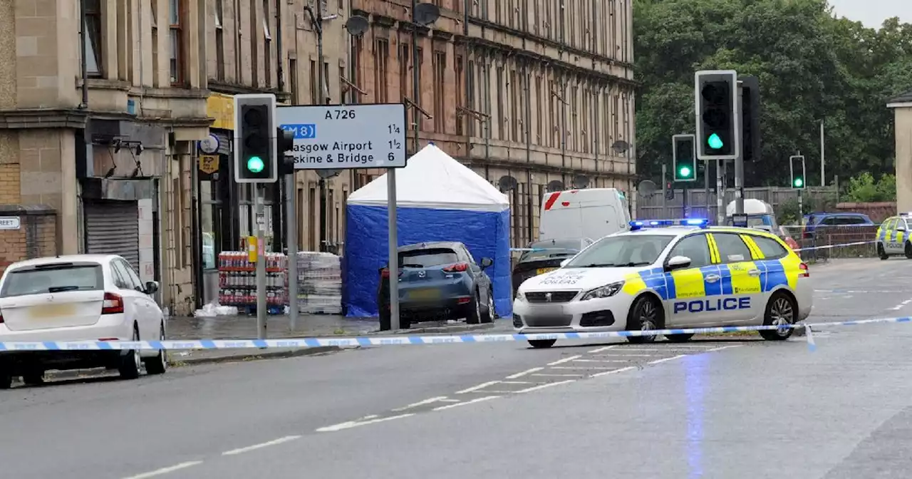 Paisley street locked down by police as forensic officers spotted at scene