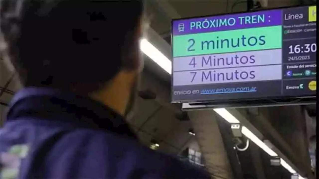 Nuevas pantallas mejoran experiencia de viaje en el subte