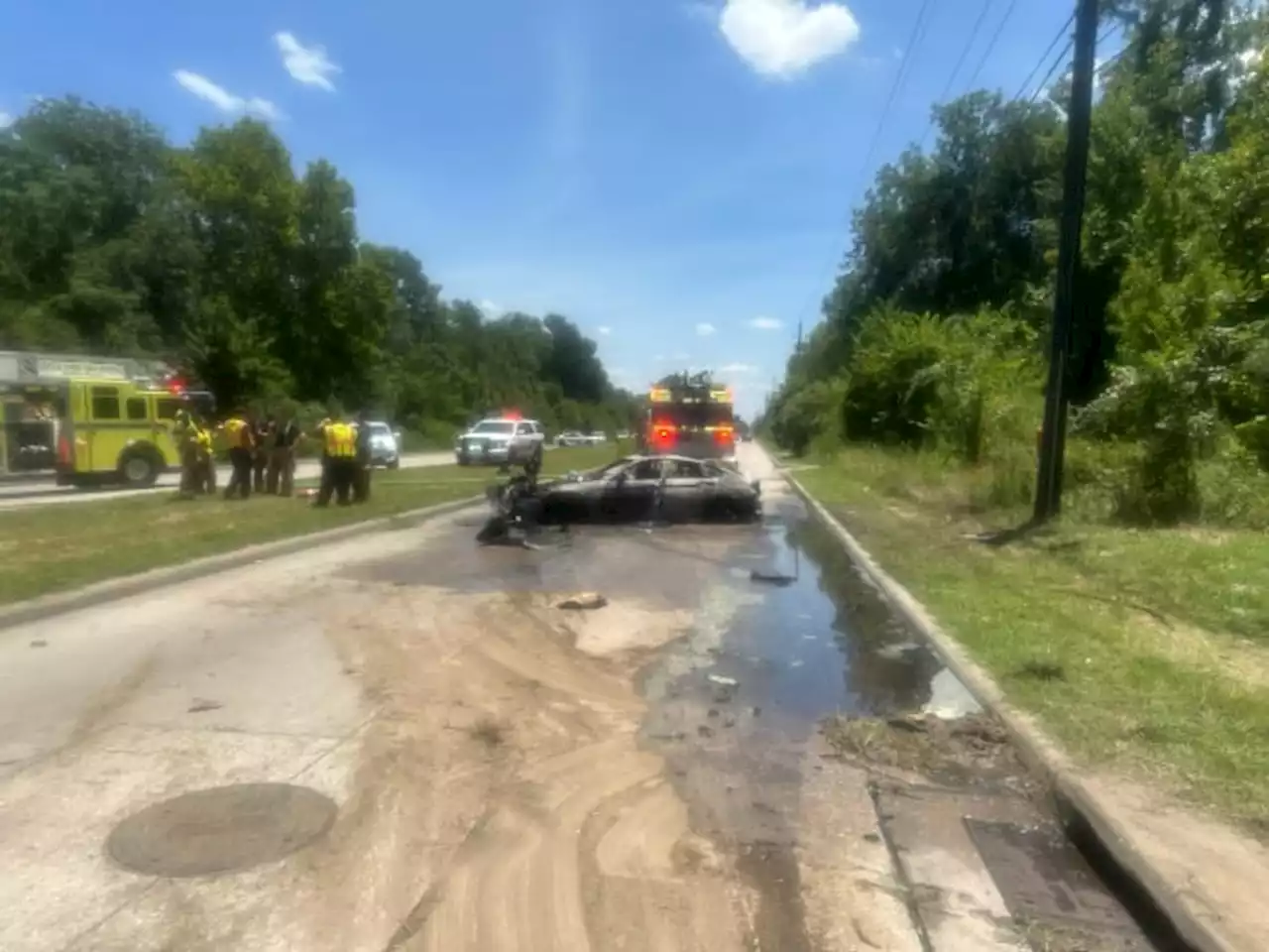 Major crash shuts down Kuykendahl Road at York Creek in north Harris County