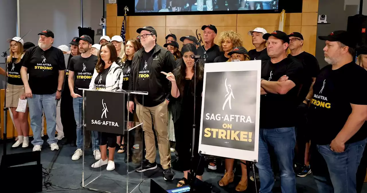 The Celebs Are on Strike