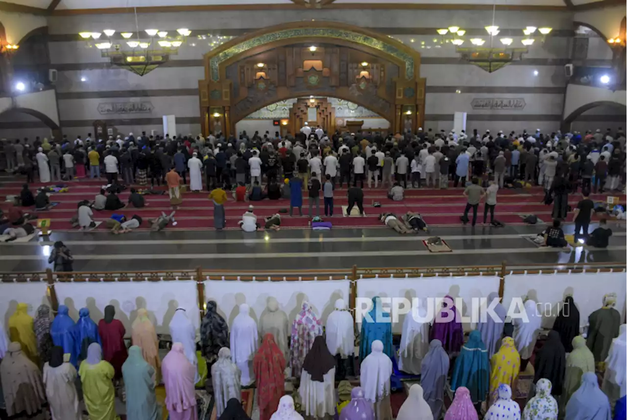 Niat dan Bacaan Doa Sesudah Sholat Tahajud Arab, Latin dan Terjemahan |Republika Online