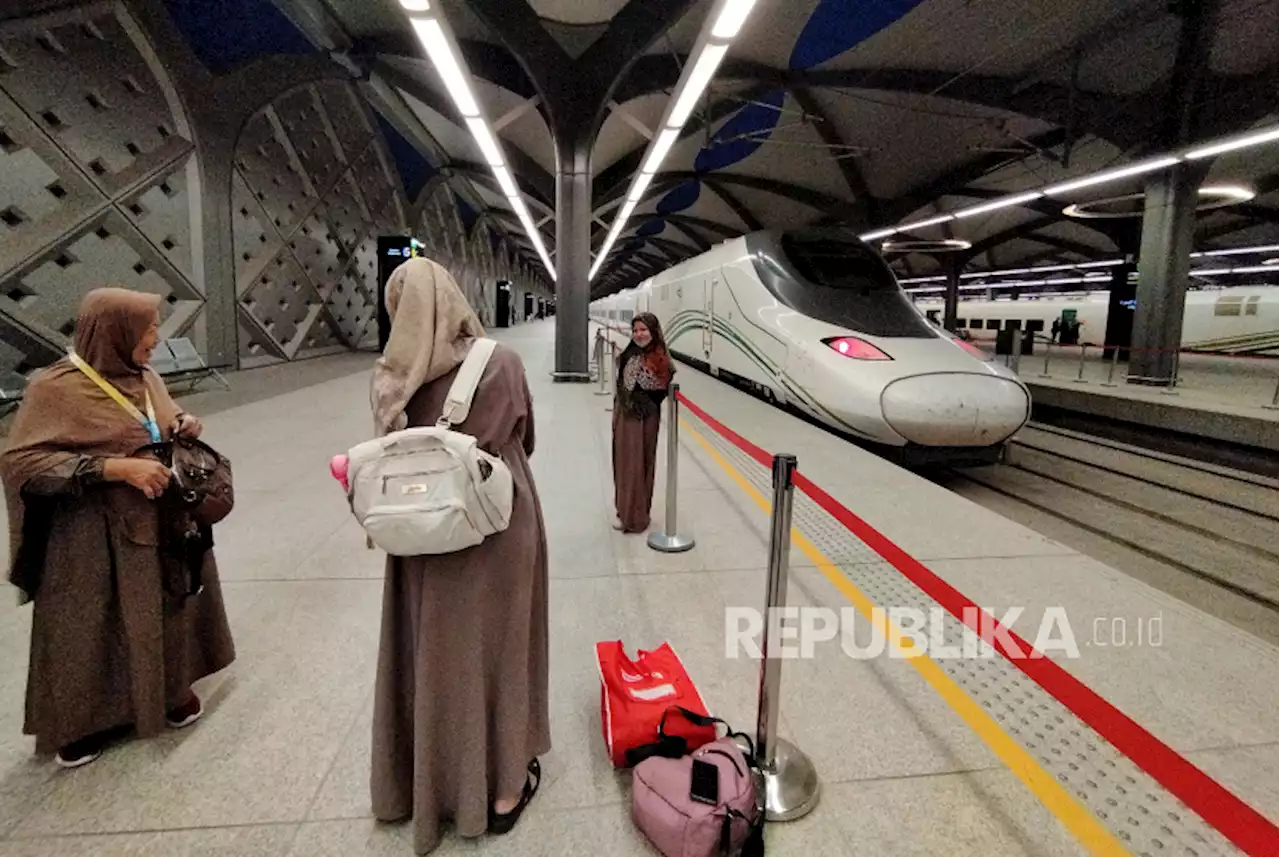 Terjadi Lonjakan Hingga 96 Persen Pengguna Kereta Haramain |Republika Online