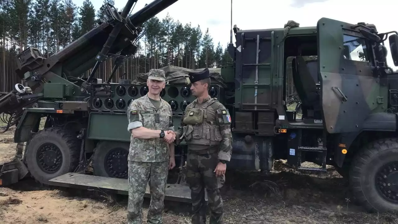 La Lituanie et la France mènent leur premier exercice conjoint avec des canons Caesar