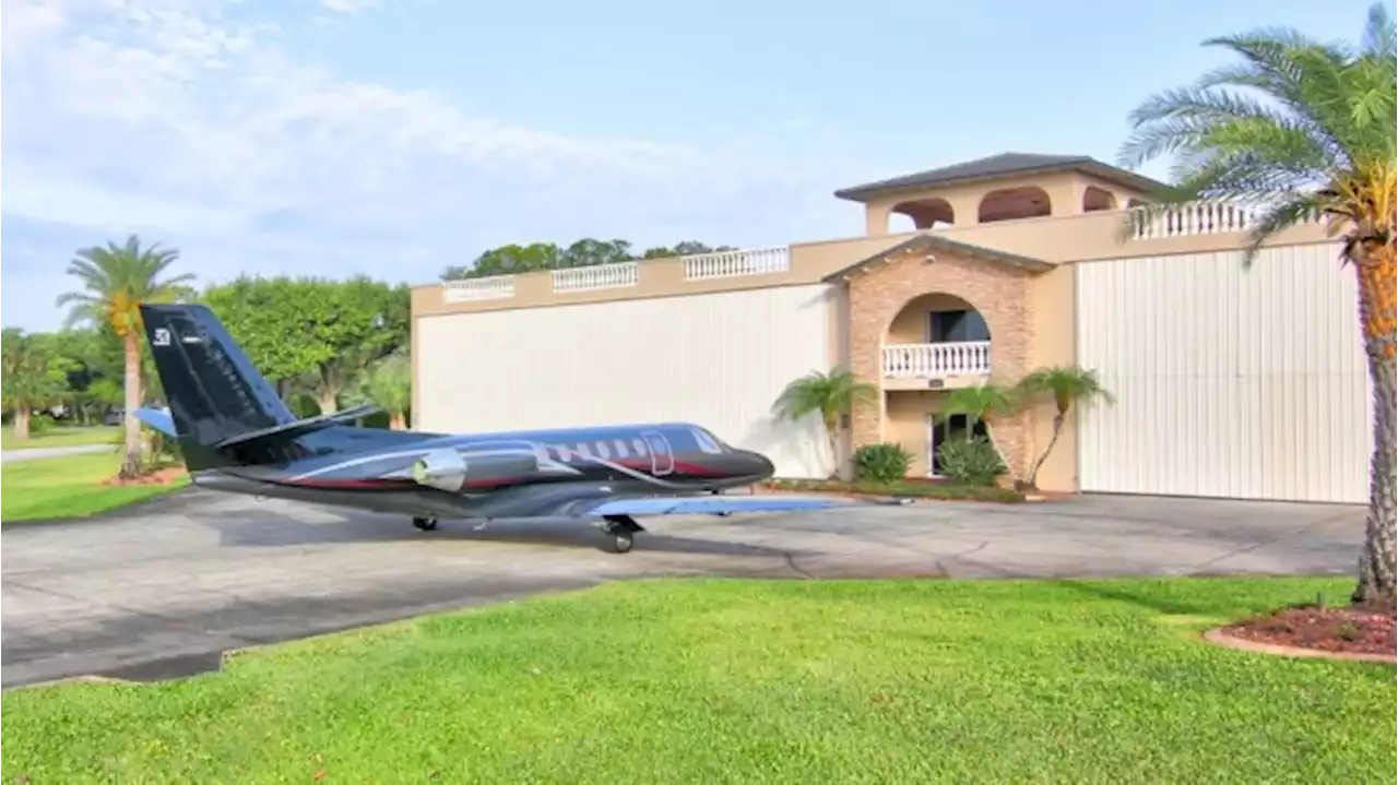 These 7 Fly-In Homes Let You Land Your Private Jet and Walk to Your Front Door