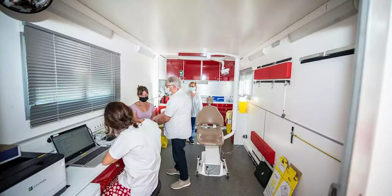 Déserts médicaux : l’État va financer des « médicobus » pour sillonner les campagnes