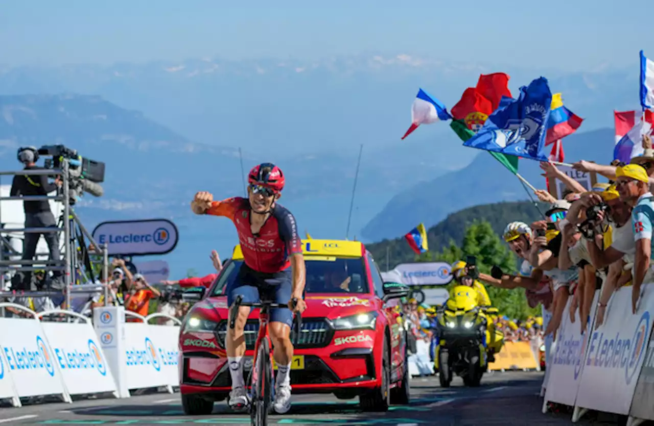 Vingegaard holds off Pogacar's attack to cling on to Tour de France yellow jersey