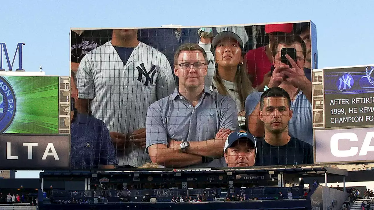 4-Second Jumbotron Appearance Longest Anyone Will Ever Pay Attention To Area Man In Entire Life