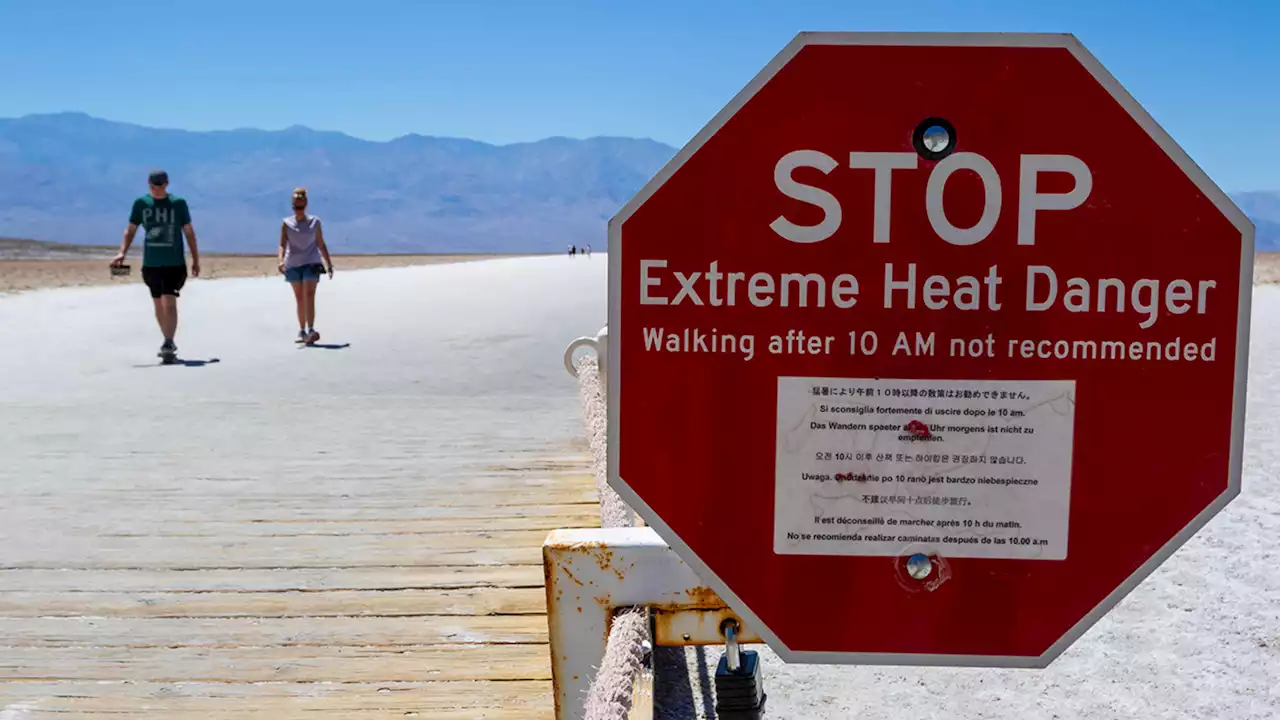 Death Valley visitors drawn to hottest spot on Earth during ongoing US heat wave