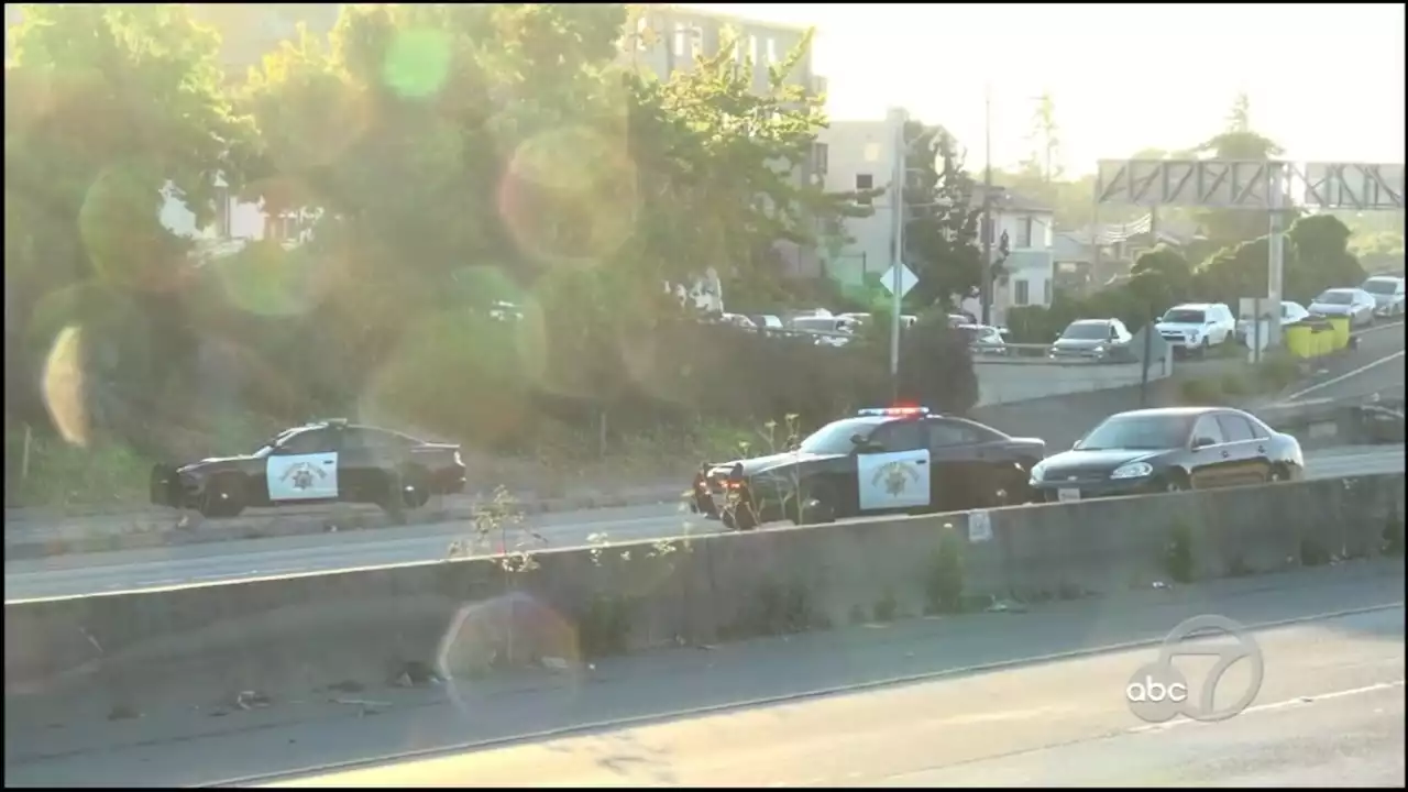 8-year-old boy in 'grave condition' after being shot in Oakland freeway shootout, CHP says