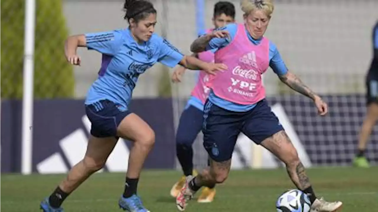 Chiara Singarella, la crack con las manos y los pies que eligió el fútbol