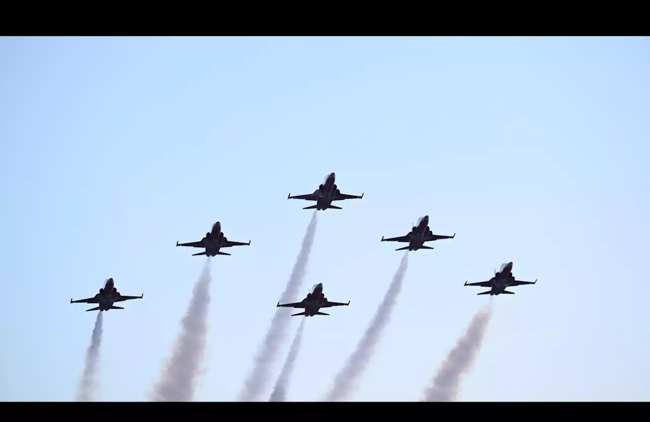 Flug über Basel – Hier donnert die Patrouille Suisse über die Stadt