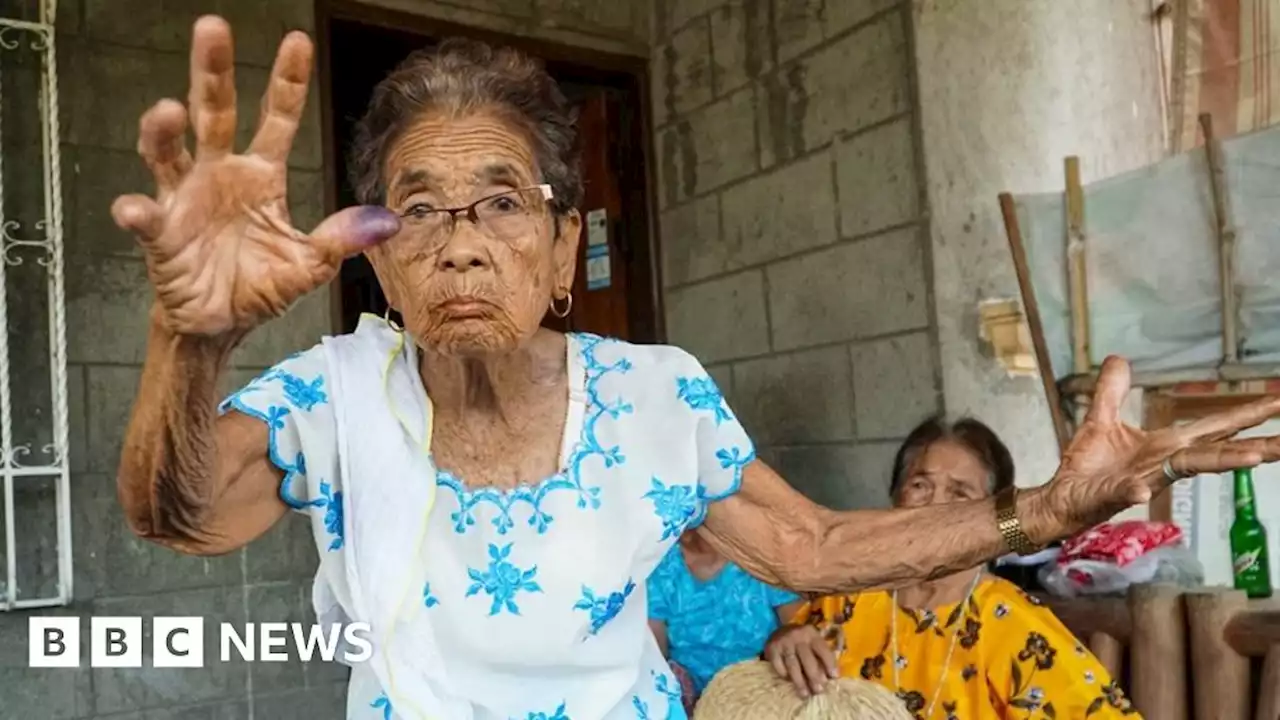 Comfort women: Last of Japan's WW2 sex slaves sing 'forget us not'