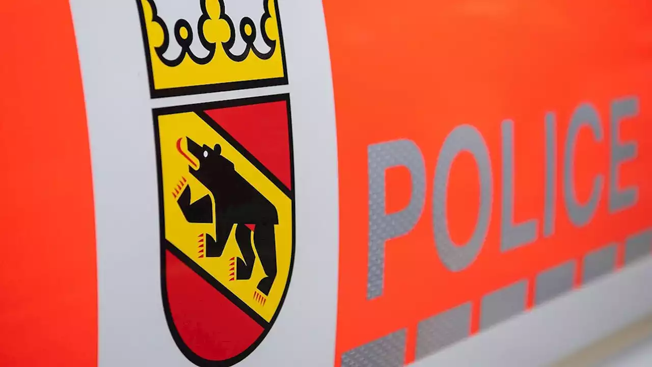 Brand in Lengnauer Lagerhalle - Berner Polizei warnt vor Rauchgasen