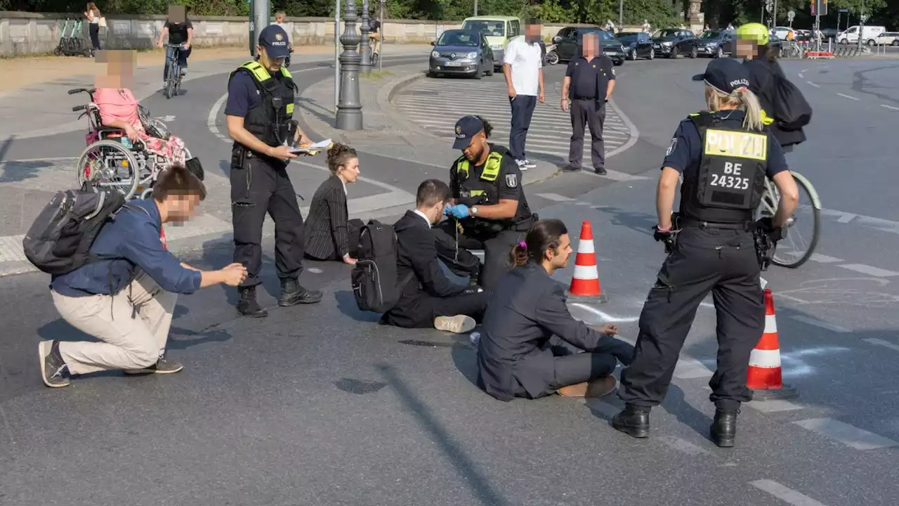 Gewerkschaft der Polizei attestiert Klima-Klebern „Fanatismus“